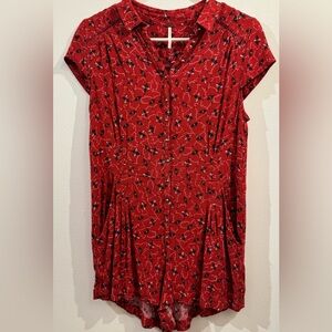 Free people Red Floral Button-Up shorts romper with pockets size small NWOT